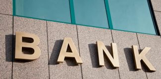 БИК или наименование банка получателя где