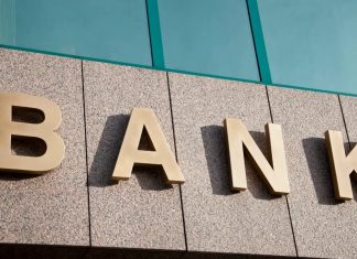 БИК или наименование банка получателя где