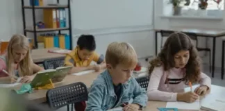 Упрощен процесс перевода детей в другие школы через Госуслуги